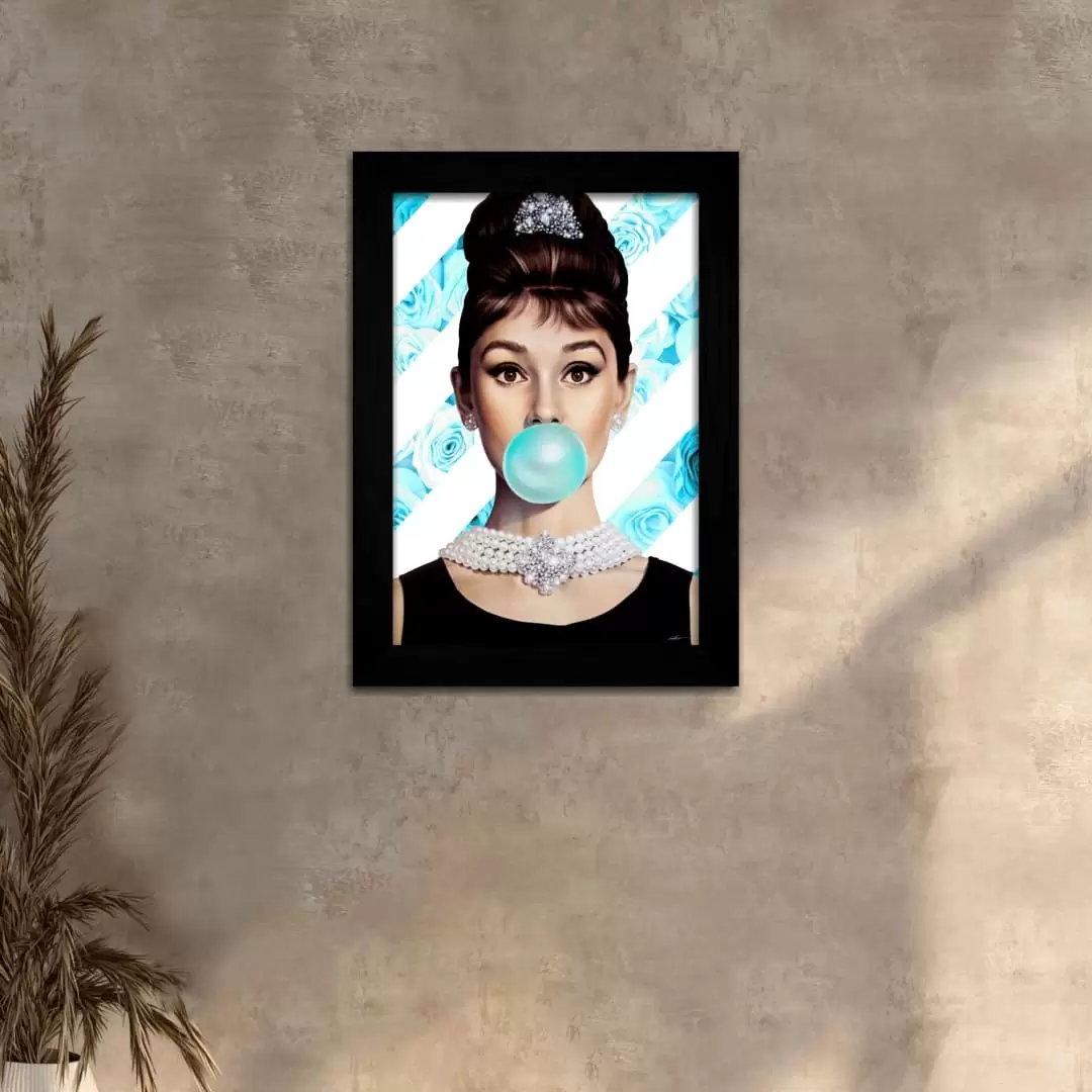 Quadro Decorativo Audrey-Hepburn Chiclete - Moldura Preta -
