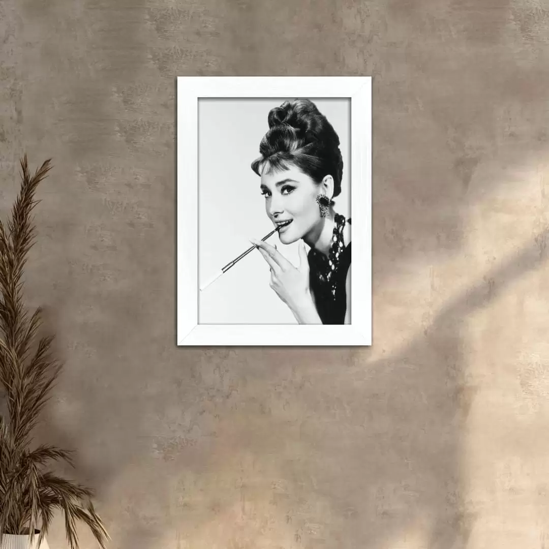 Quadro Decorativo Audrey-Hepburn Cigarro - Imagem 2