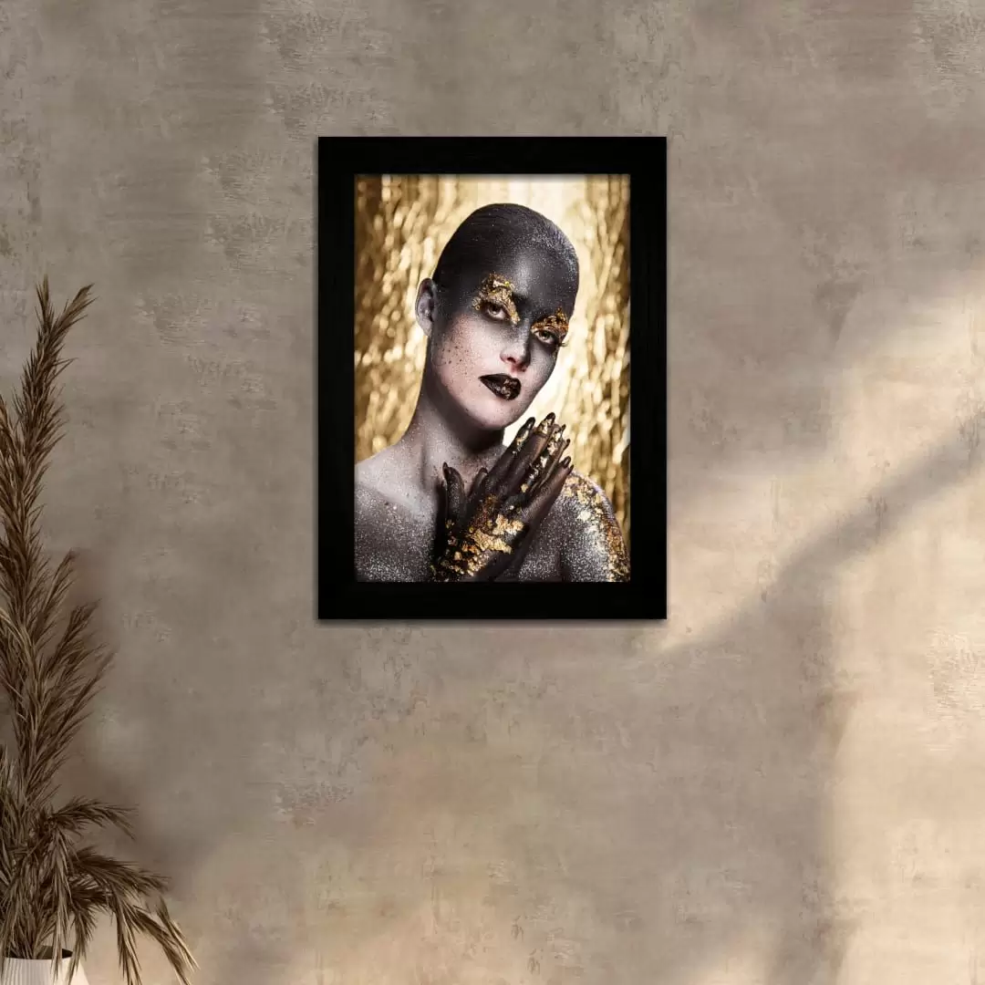 Quadro Decorativo Mulher Vitiligo - Moldura Preta -