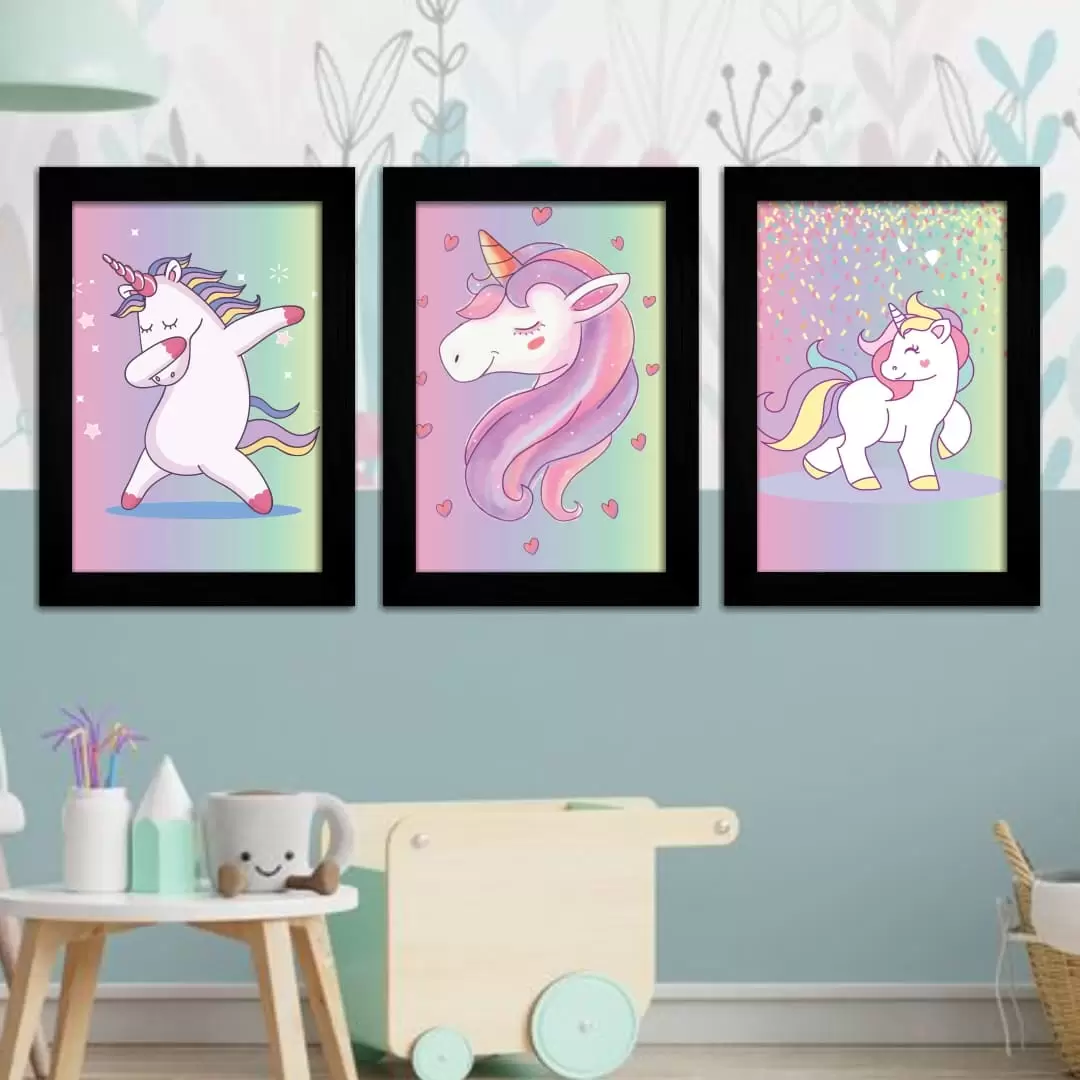 Kit 3 Quadros Unicórnio - Moldura Preta Ambientado Kit 3 Quadros Unicórnio - Moldura Preta Ambientado