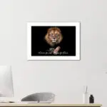 Quadro Decorativo Leão Nunca-Foi... - Moldura Branca Ambientado