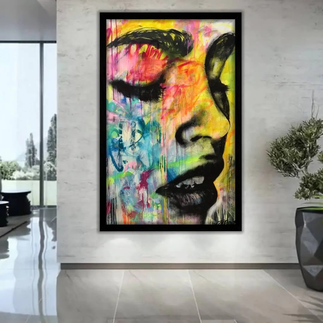 Quadro Decorativo Rosto Pintura - Modelo Bigs - Moldura Modesta Preta Ambientado Quadro Decorativo Rosto Pintura - Modelo Bigs - Moldura Modesta Preta Ambientado