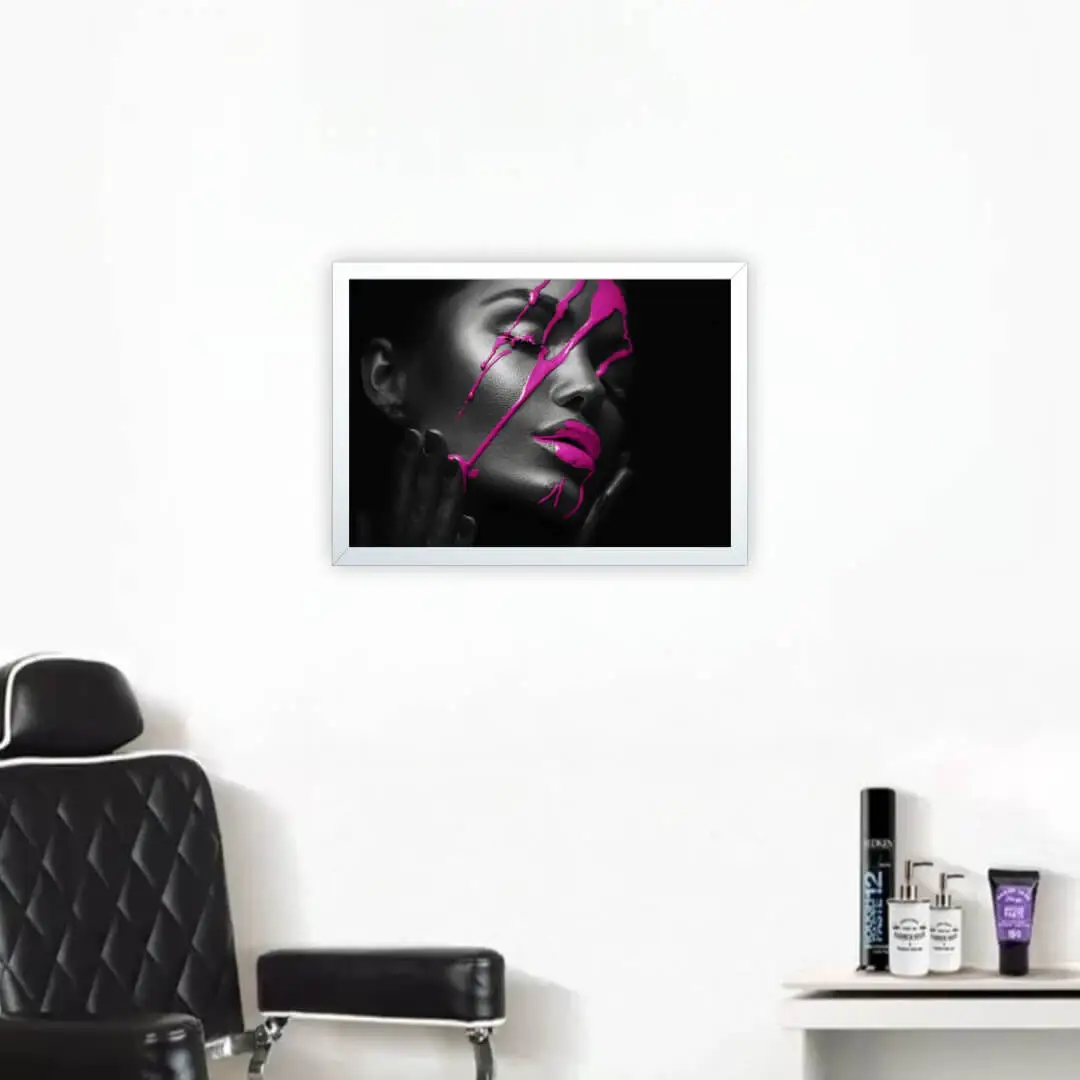 Quadro Decorativo Mulher com tinta Rosa - Imagem 2
